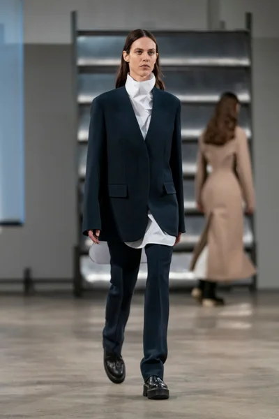 Look 4